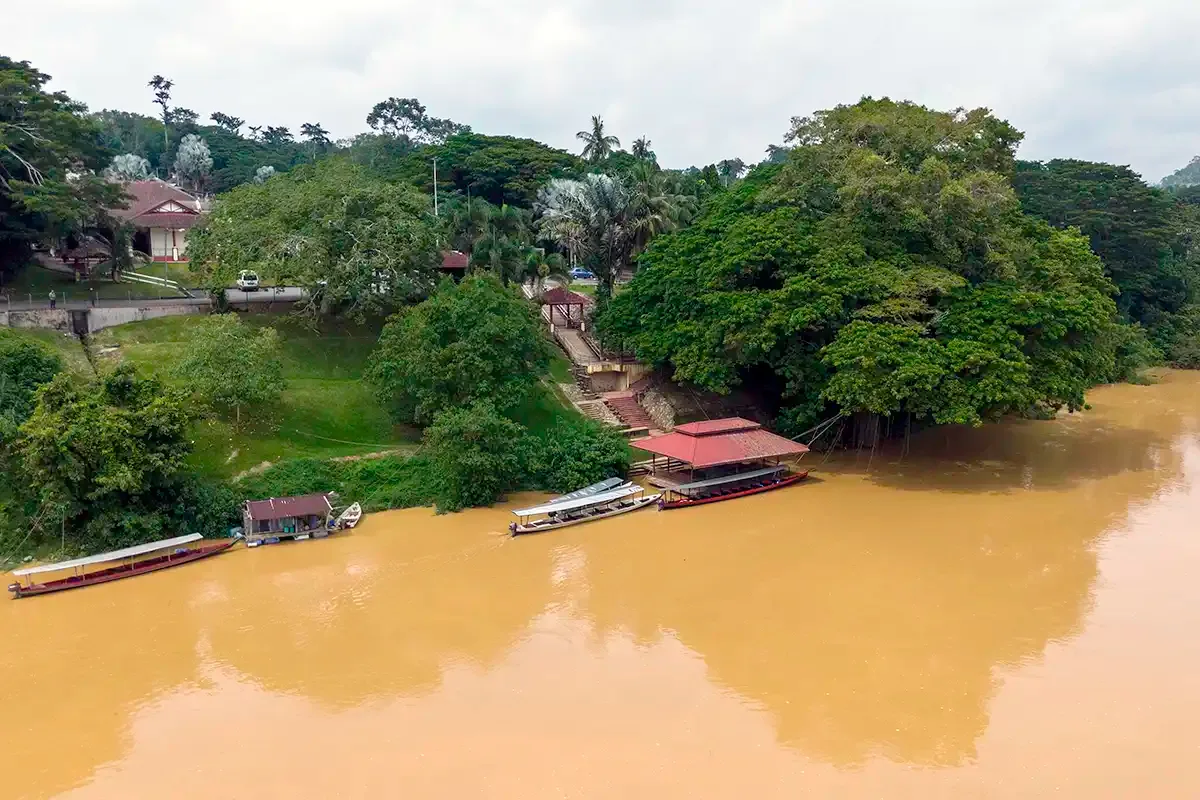 Kuala Tembeling Jetty on the Tembeling River, the boat departure point for Taman Negara